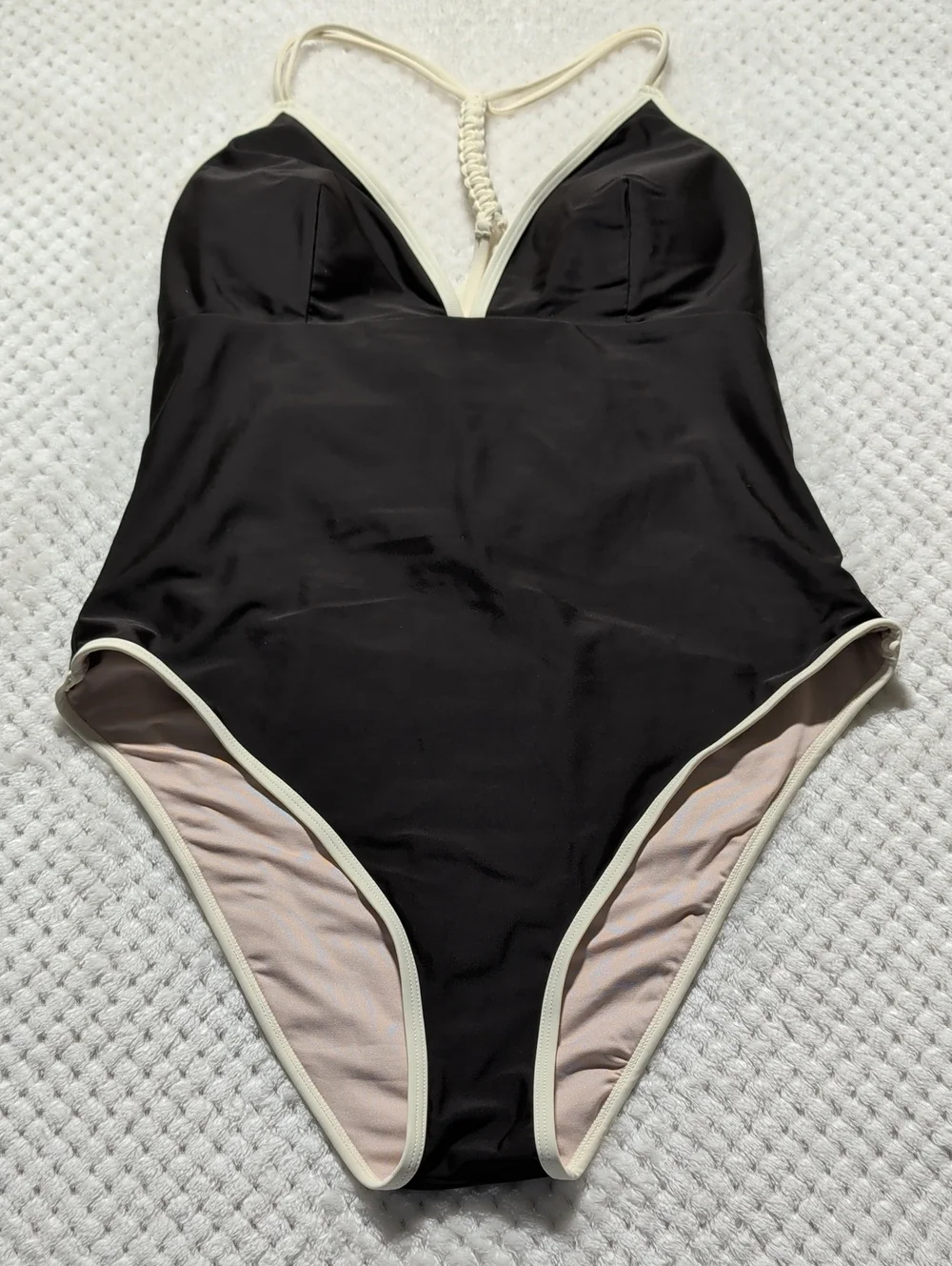 Cupshe Chic One Piece Swimsuit With Alluring Contrast Trim